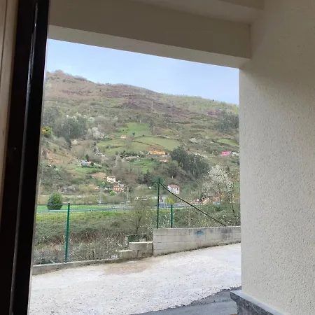 Chalet Casa Rural En Santa Cruz-mieres *